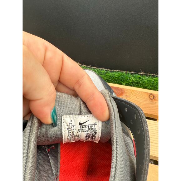 Nike Huarache - Grey/Red- Size 6Y - Picture 8 of 11